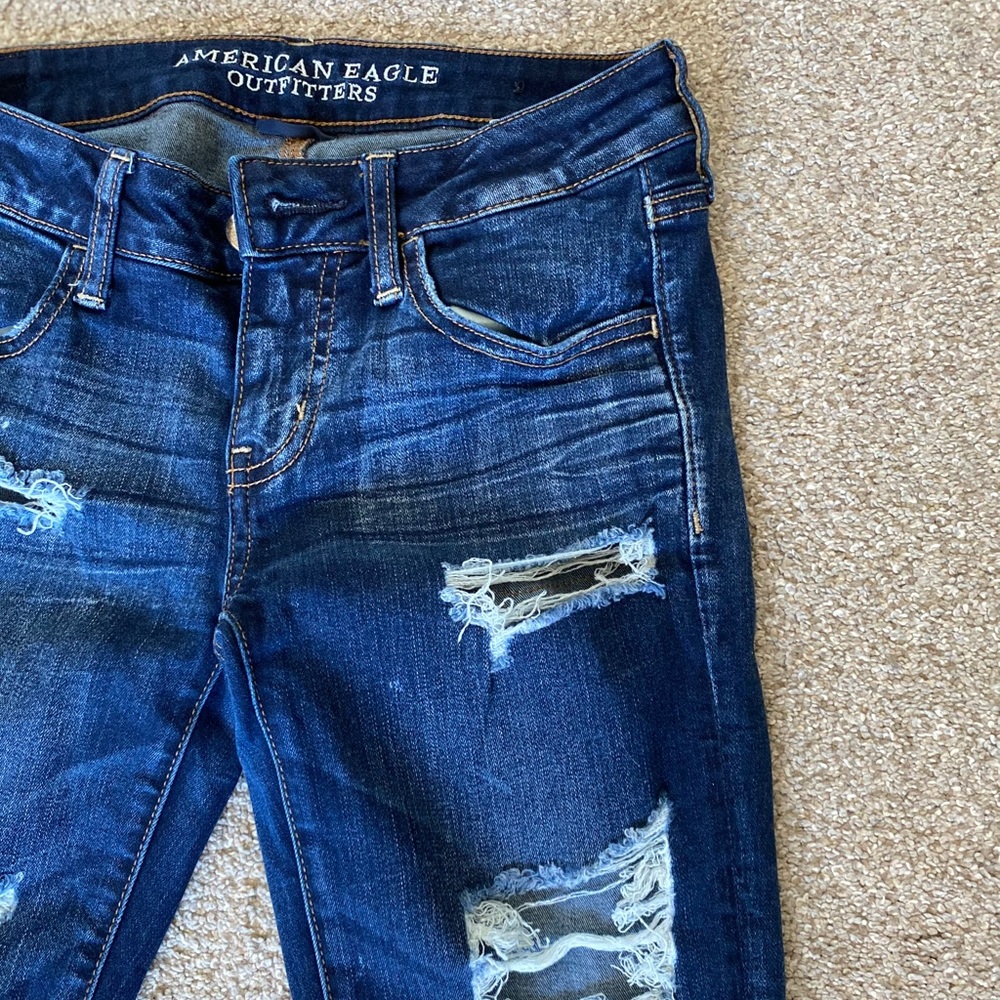 American Eagle — Ripped skinny blue jeans